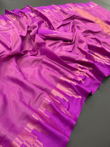 Energetic Magenta Soft Silk Saree With Attractive Blouse Piece