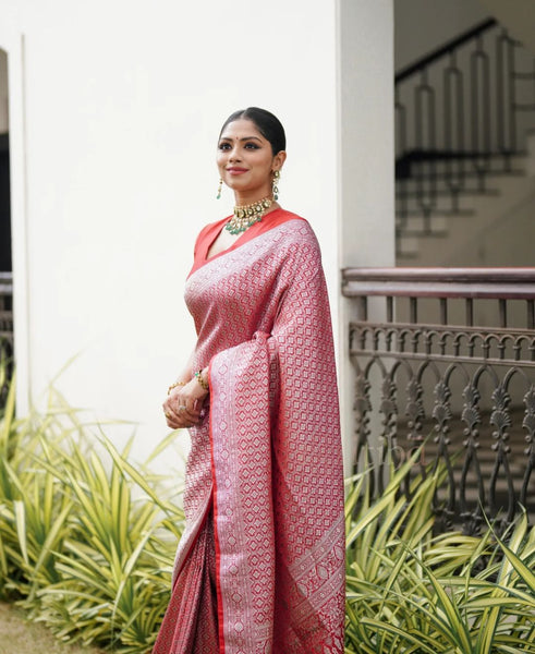 Prettiest Red Soft Silk Saree With Entrancing Blouse Piece