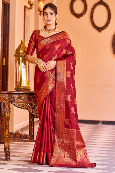 Entrancing Red Soft Banarasi Silk Saree With Refreshing Blouse Piece
