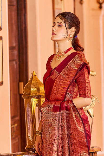 Entrancing Red Soft Banarasi Silk Saree With Refreshing Blouse Piece