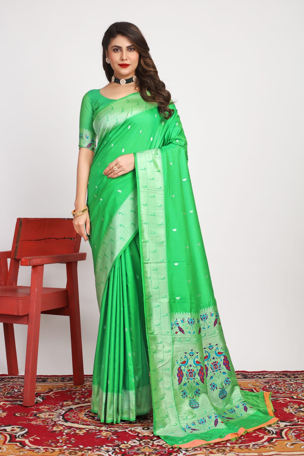 Gratifying Green Paithani Silk Saree With Flattering Blouse Piece