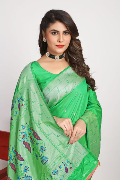 Gratifying Green Paithani Silk Saree With Flattering Blouse Piece