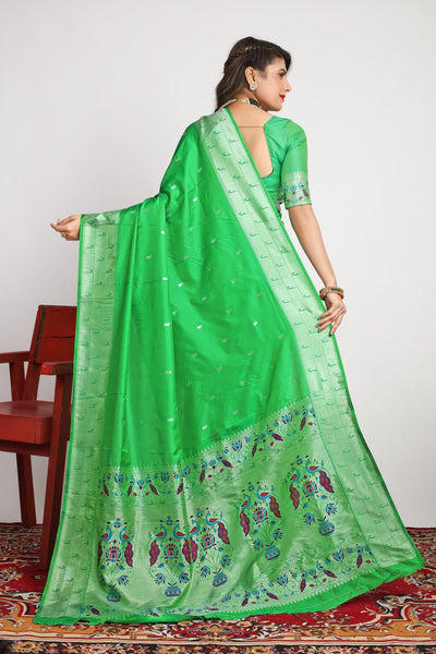 Gratifying Green Paithani Silk Saree With Flattering Blouse Piece