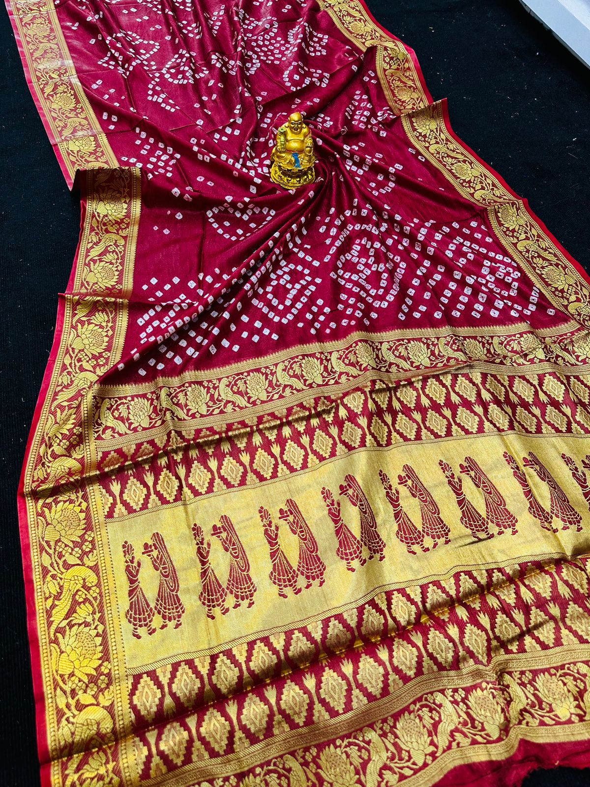 Flaunt Maroon Banarasi Silk Saree With Sensational Blouse Piece