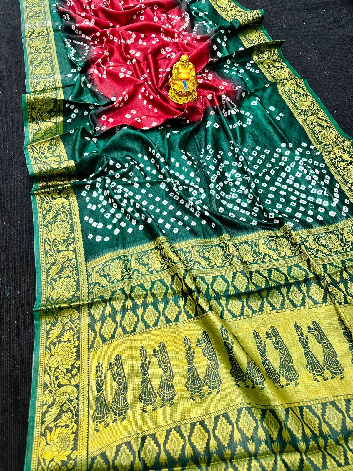 Invaluable Dark Pink Banarasi Silk Saree With Deserving Blouse Piece