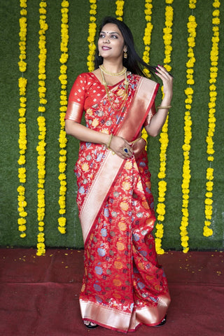Outstanding Red Kanjivaram Silk With Deserving Blouse Piece